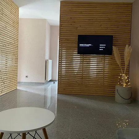 1 Apartment *